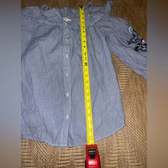 Loft Women's Cold Shoulder Blouse, Floral Embroidery on Sleeves, Size XS - Picture 7 of 10